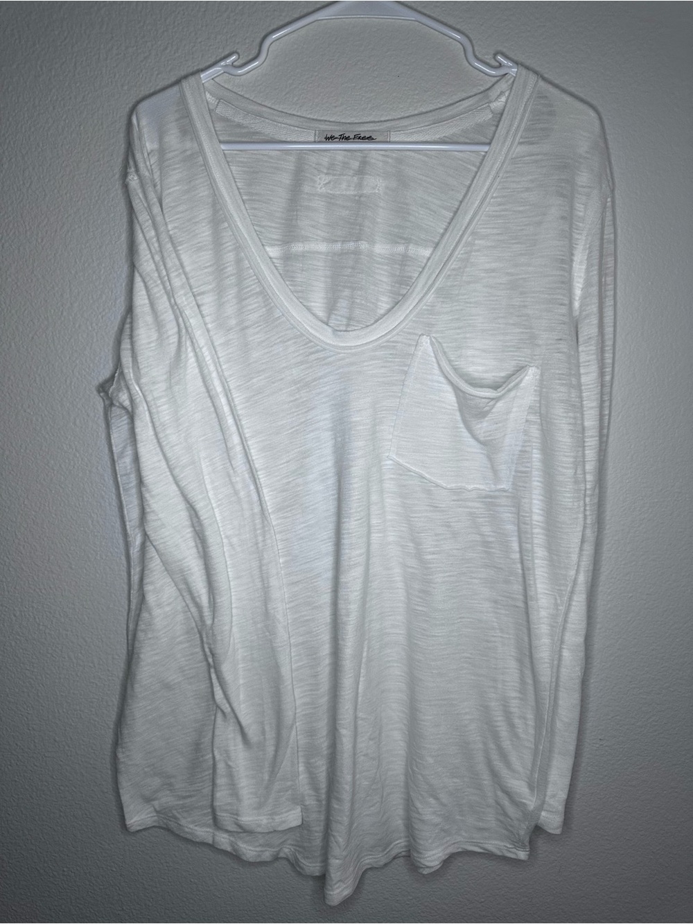 We The Free- Oversized White Scoop-Neck Long Sleeve Pocket Tee- Large - Picture 4 of 8
